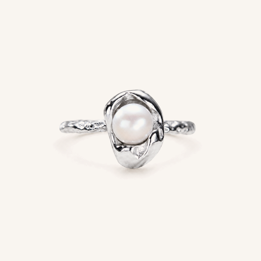 HEART OF LAND Pearl Floral Ring in S925 Sterling Silver – Pearl Bloom S925 Sterling Silver
