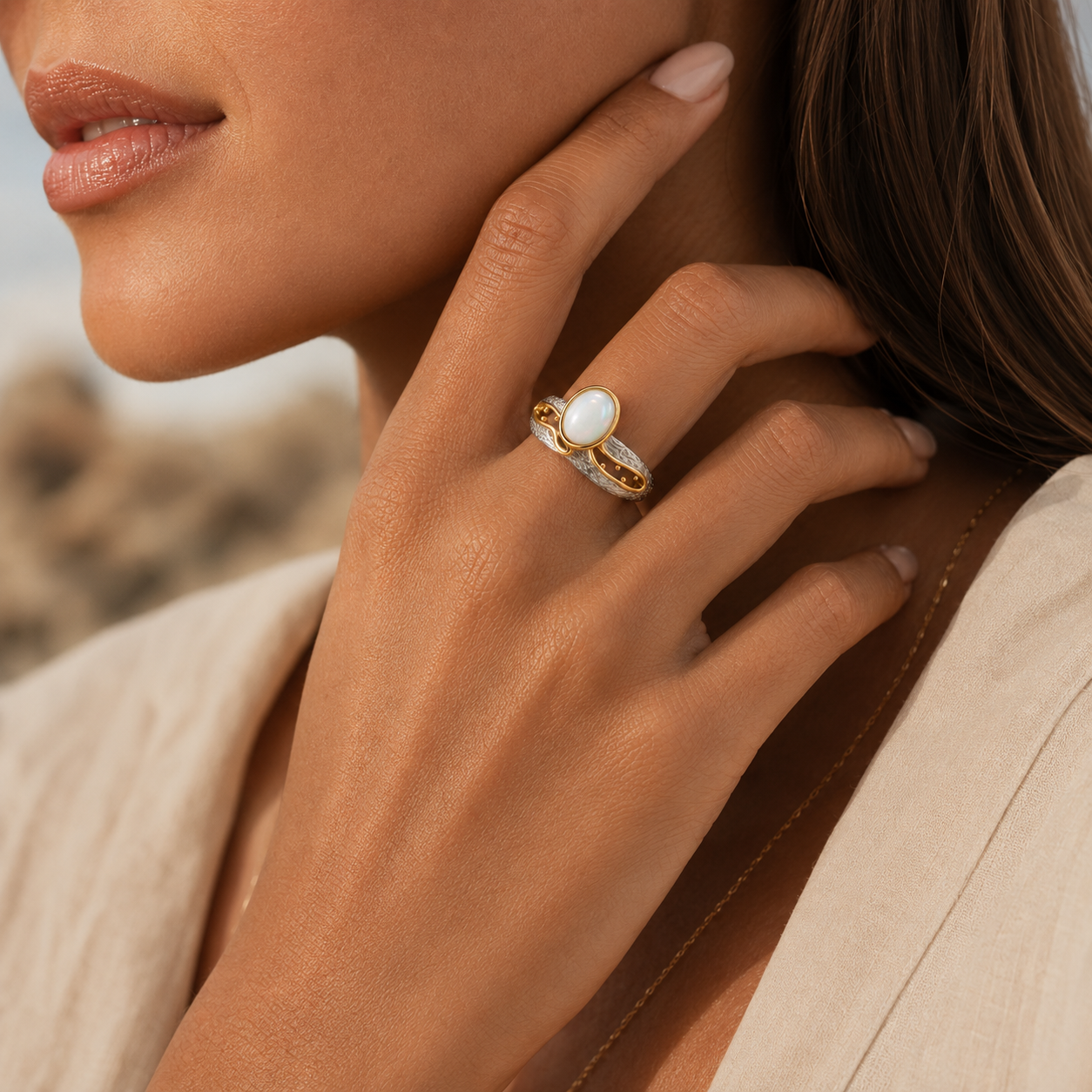 HEART OF LAND Natural Gemstone Oval Cabochon Statement Ring in S925 Sterling Silver with 18K Gold-Plated Details – Guiding Current