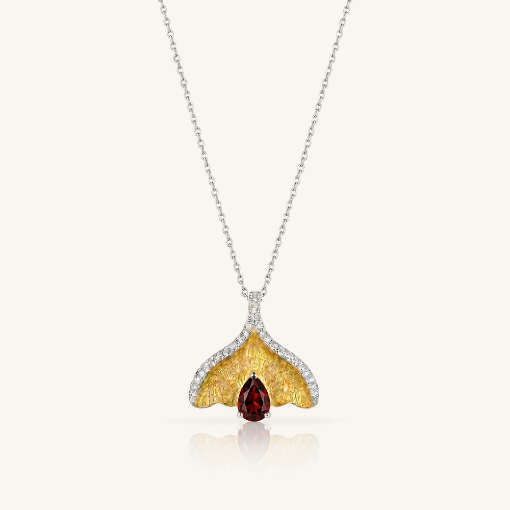 HEART OF LAND Ginkgo Leaf Pendant Necklace Garnet