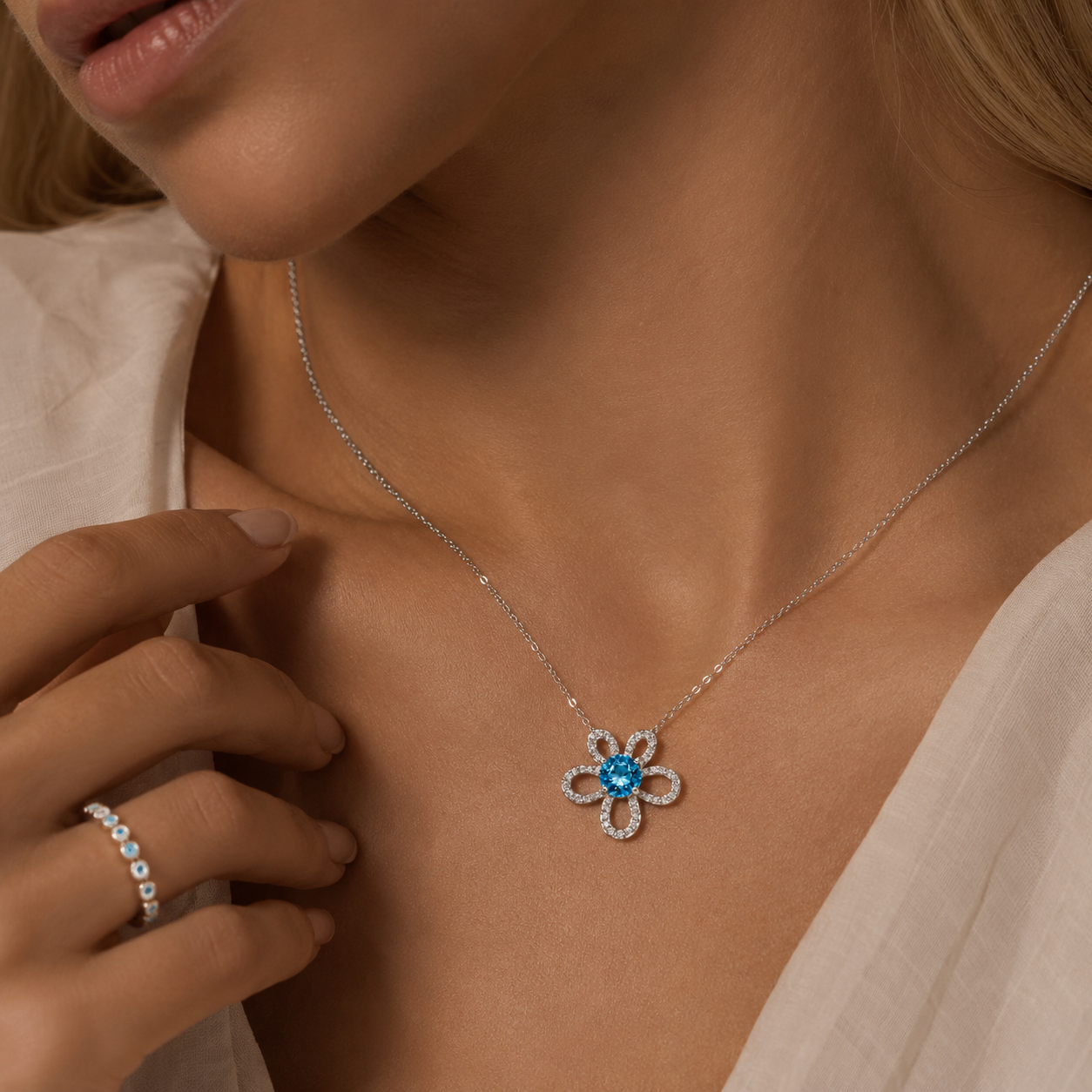 HEART OF LAND Natural Gemstone Clover Necklace in S925 Sterling Silver – Fourfold Light