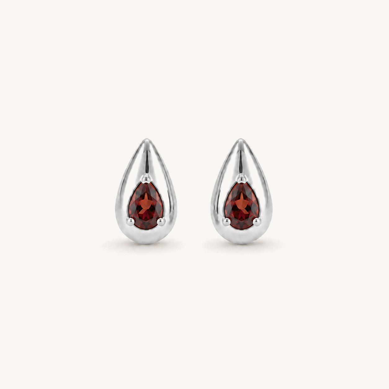 HEART OF LAND Natural Garnet Teardrop Stud Earrings in S925 Sterling Silver – Ember Drop S925 Sterling Silver