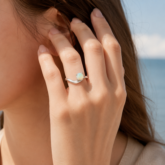 HEART OF LAND Round Stone Open Ring